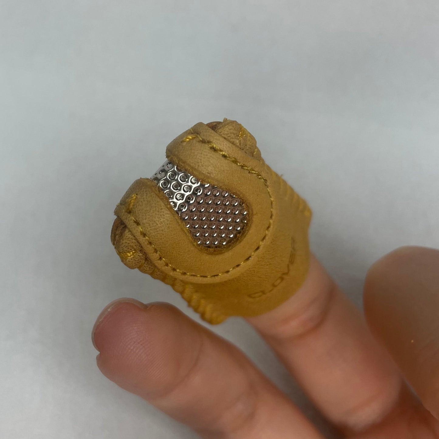 クローバートップコインレザーシンブル