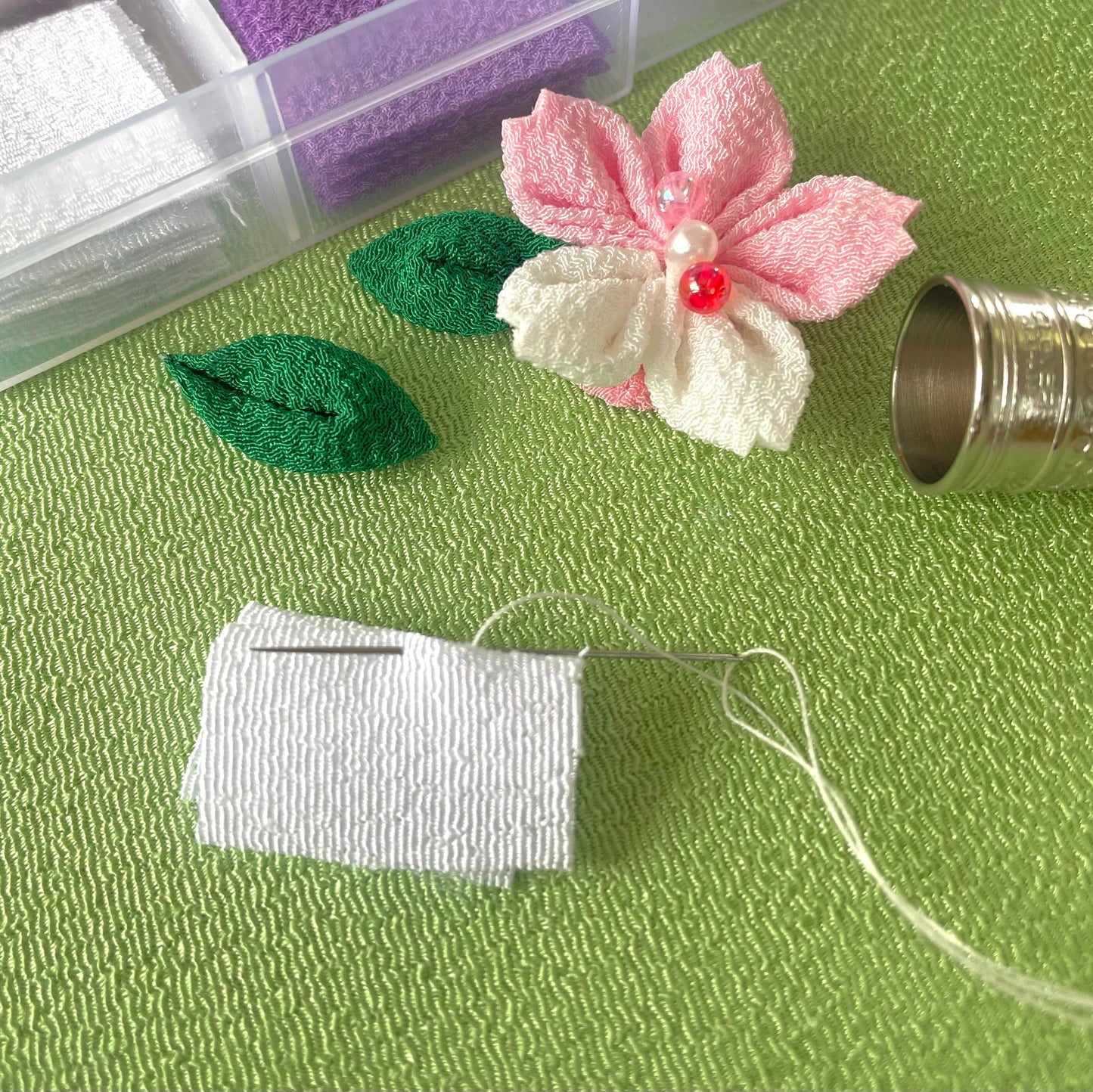 Exclusive model Polished Sewing needles 25pcs -Silk- from Clover