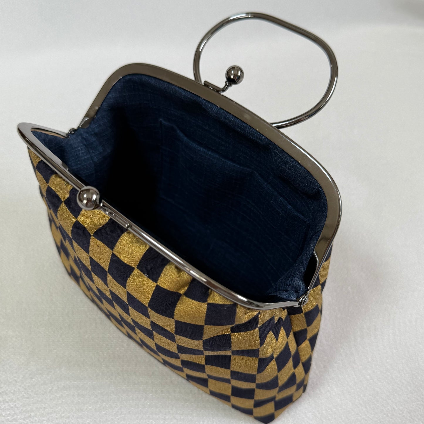 Handmade Japanese Motifs Frame Purse "ICHIMATSU", Silver