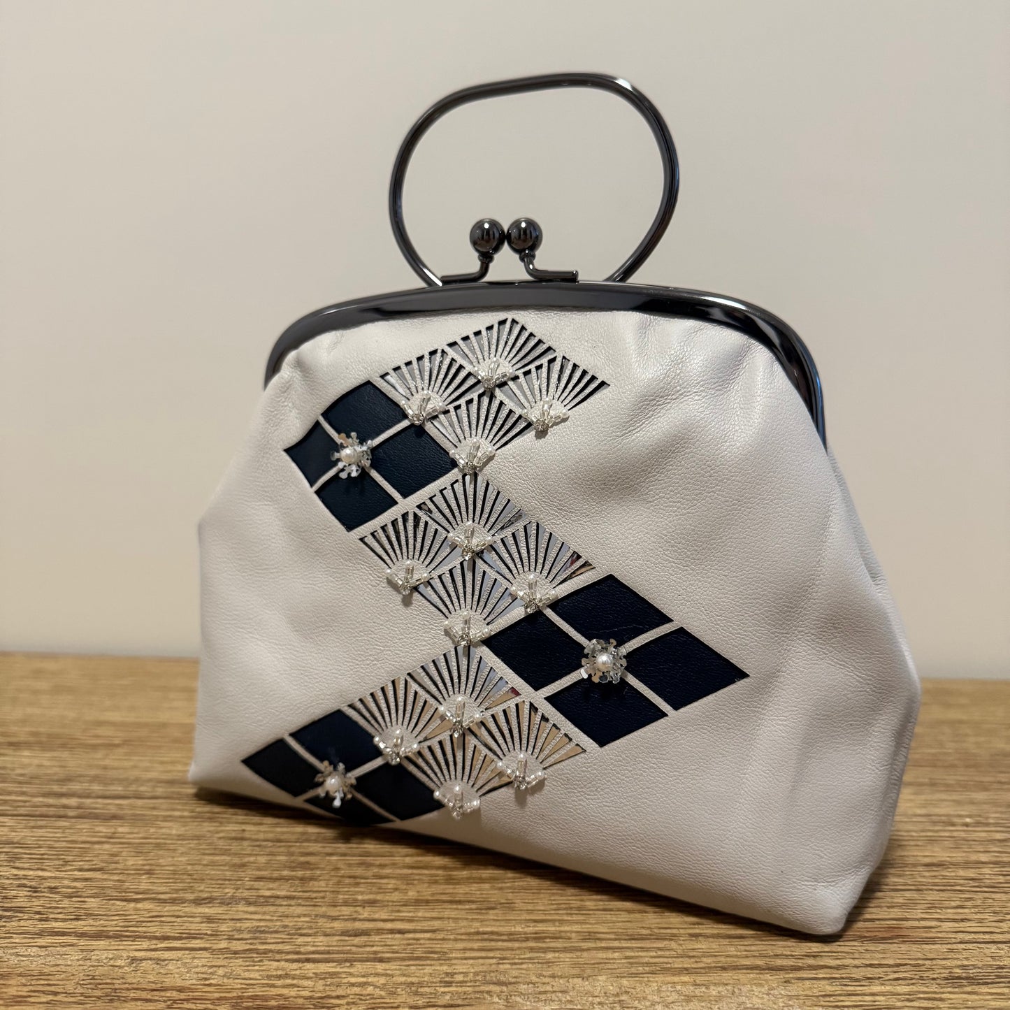 Handmade Leather Frame Purse, "SHIRO"