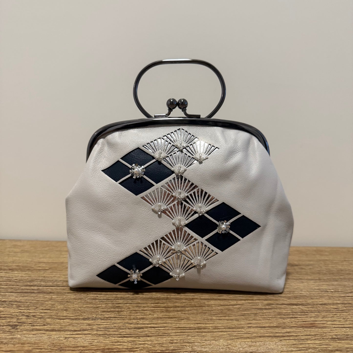 Handmade Leather Frame Purse, "SHIRO"