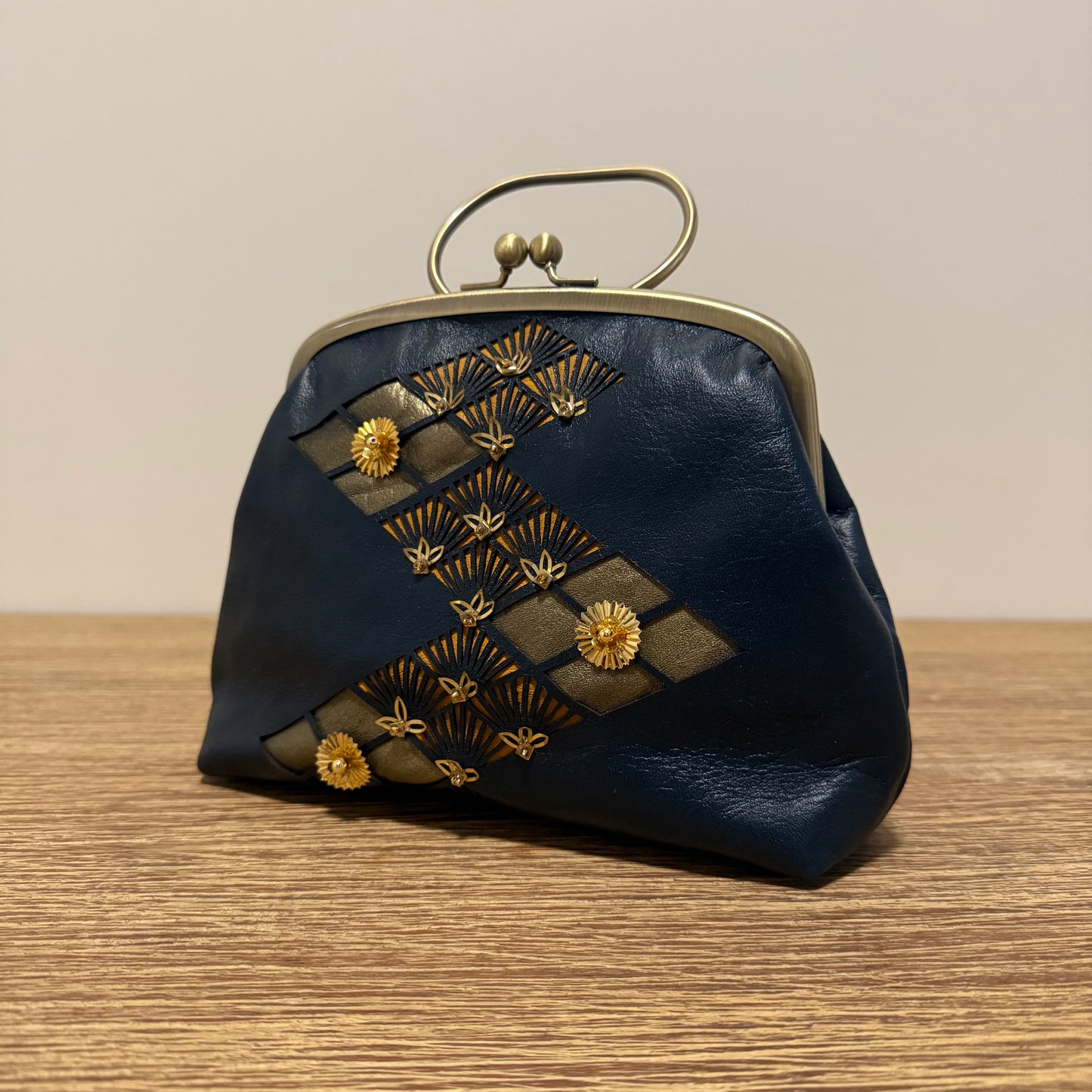 Handmade Leather Frame Purse, "AOIRO"