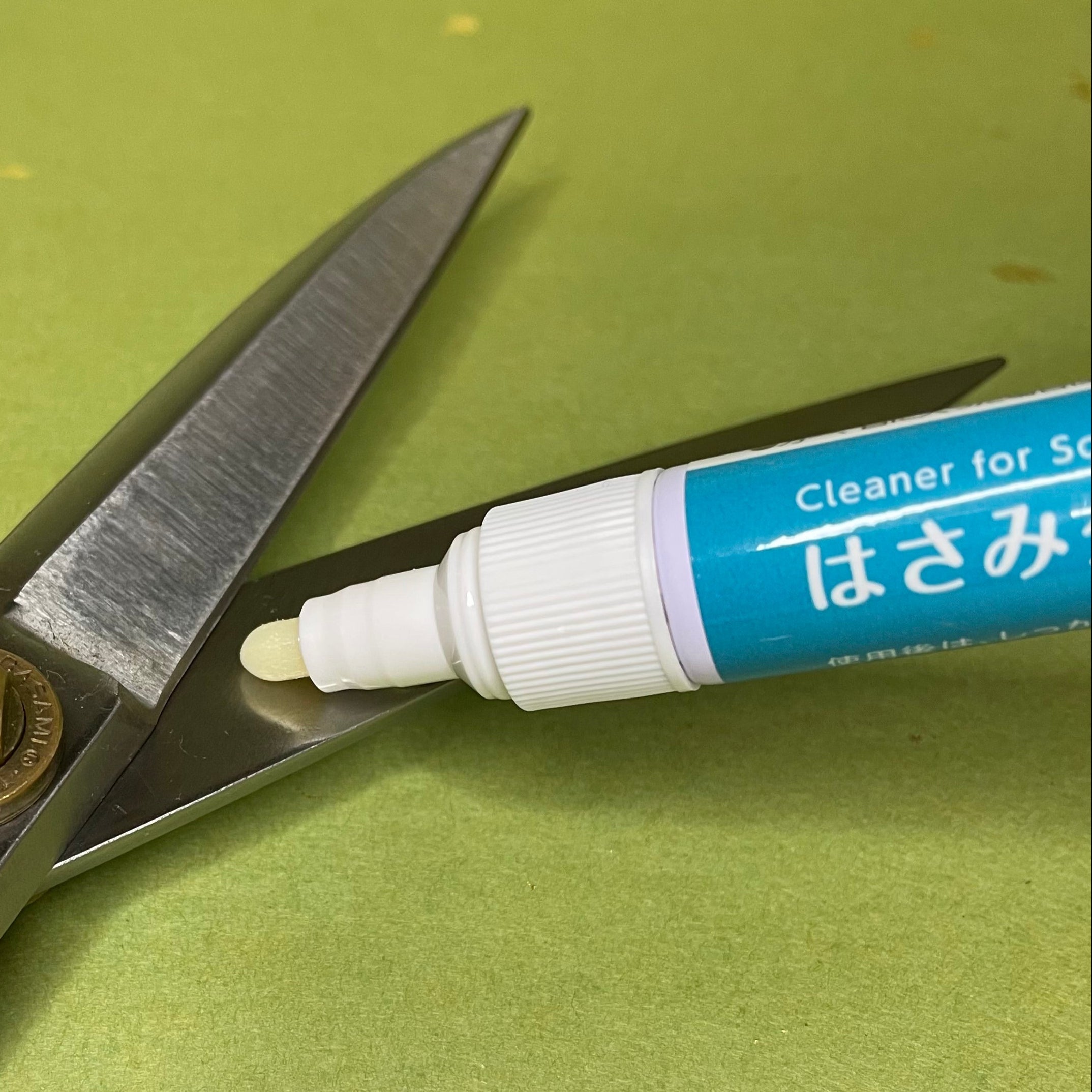 Scissors Cleaner from Clover Made in Japan – Wabasamiya