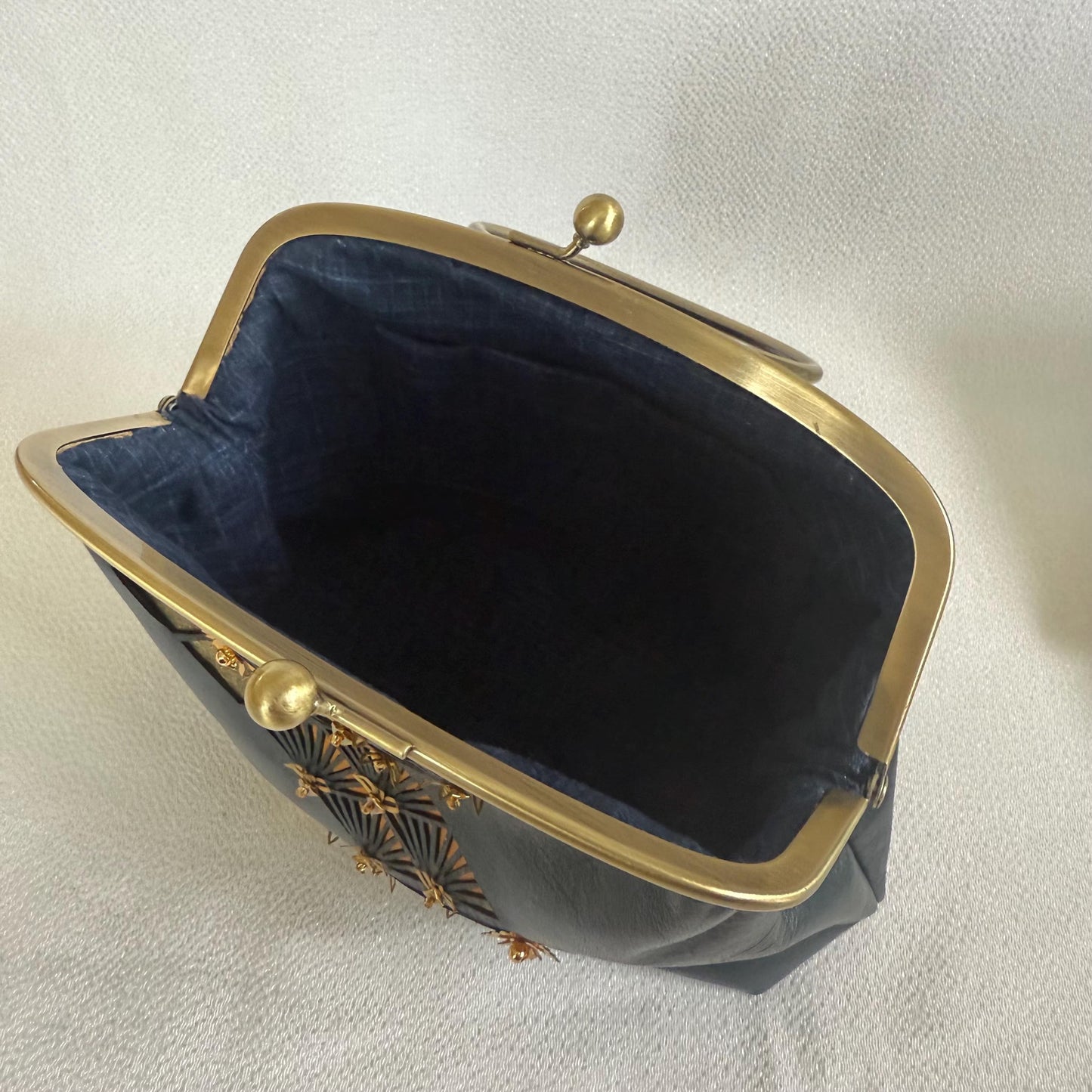 Handmade Leather Frame Purse, "AOIRO"